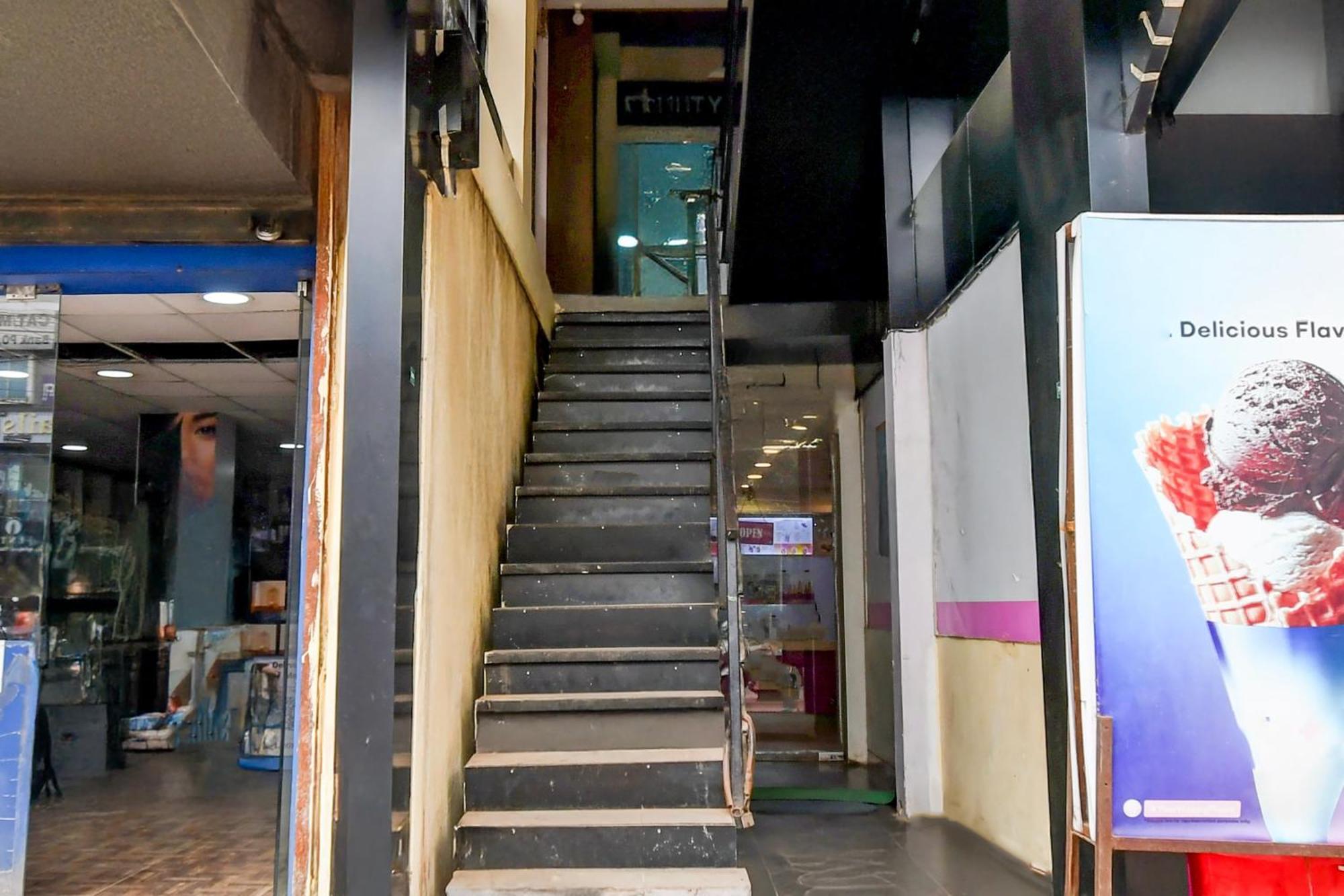 Super Hotel O Pra Guest House Bhubaneswar Exteriör bild